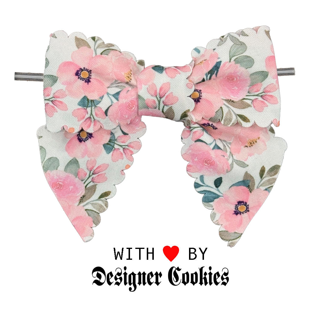 Chubby Scalloped Edge Floral Pre-Tied Bow