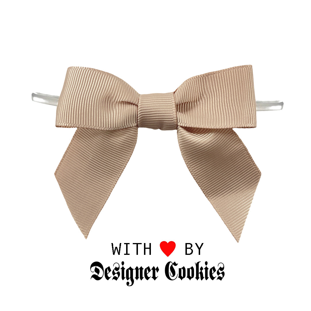 Vanilla Pre-Tied Bow on Wire