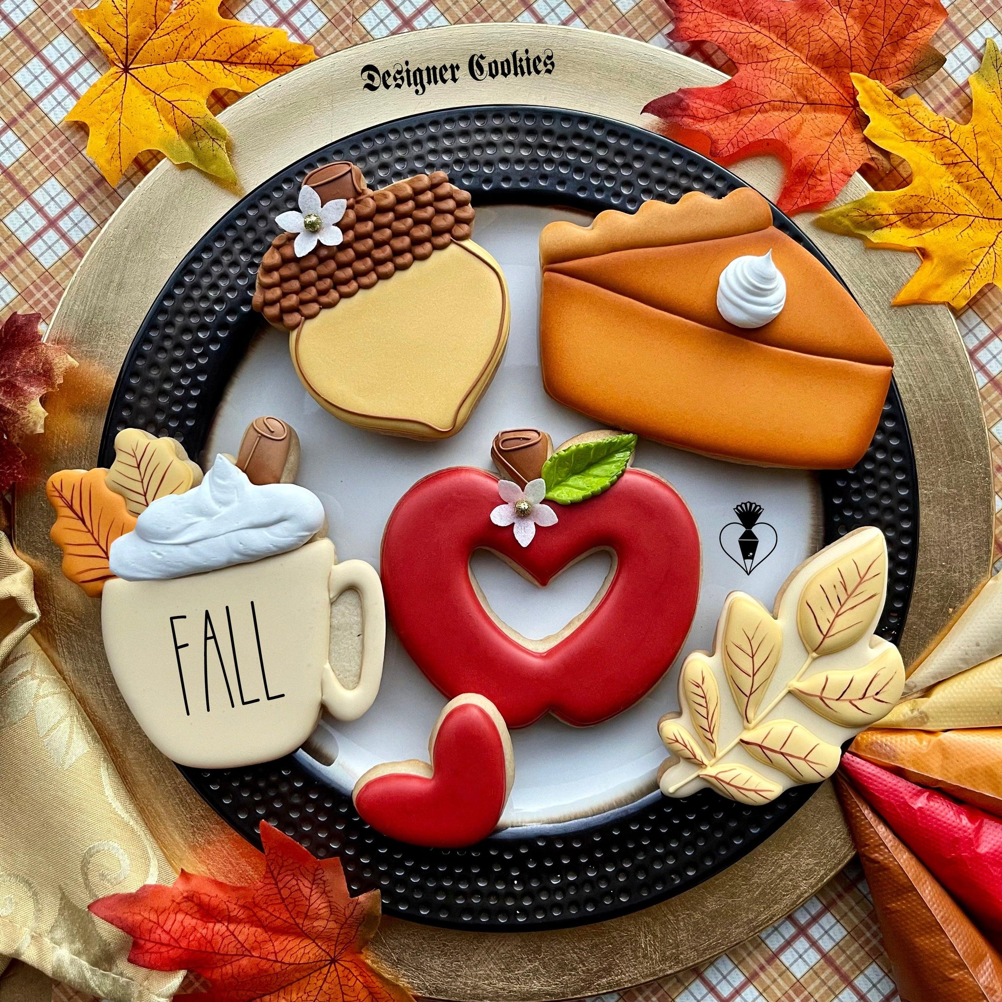 "Happy Fall Y'All" All-Levels Cookie Decorating Class - Designer Cookies ™ STUDIO